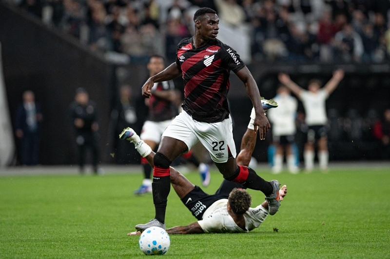 carlos_teran_atlhetico_paranaense Palpite Botafogo x Athletico Paranaense – Brasileirão – 24/08/2026